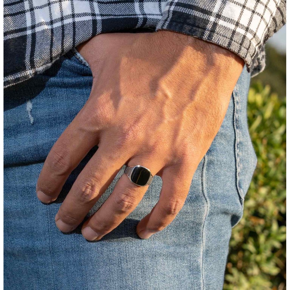 anello uomo quadrato pietra nera