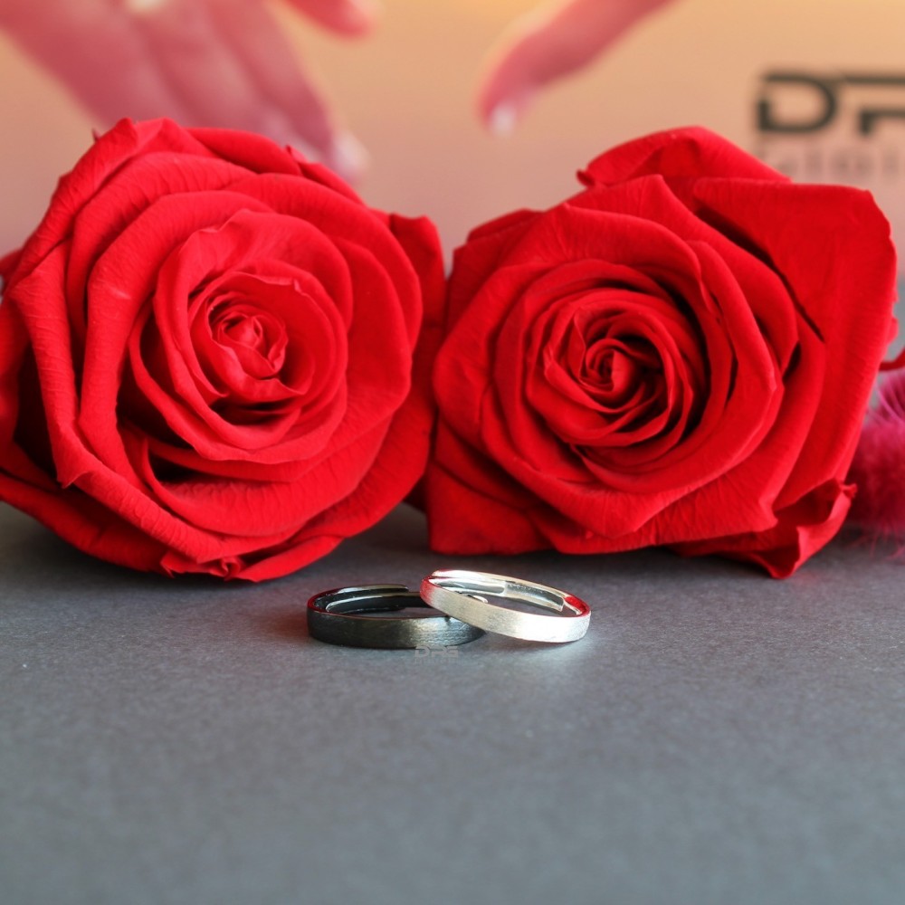 Couple of engagement rings in 925%...