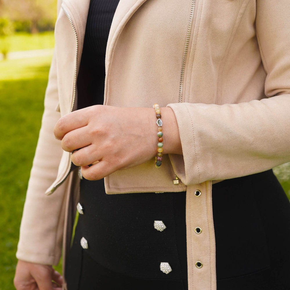 Bracelet in 6mm Natural Jade Stones...