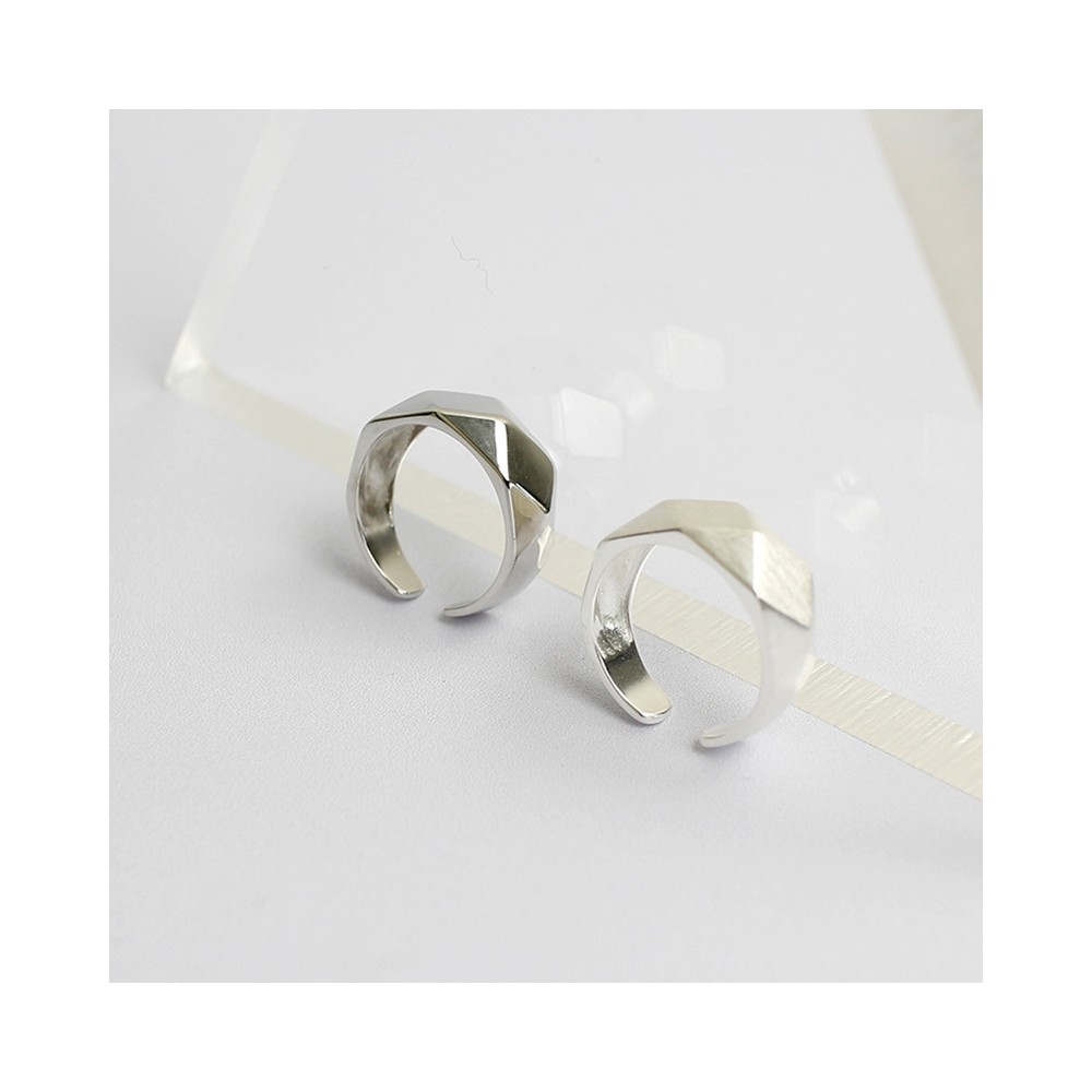 Anello Regolabile a fascia con Rombi...