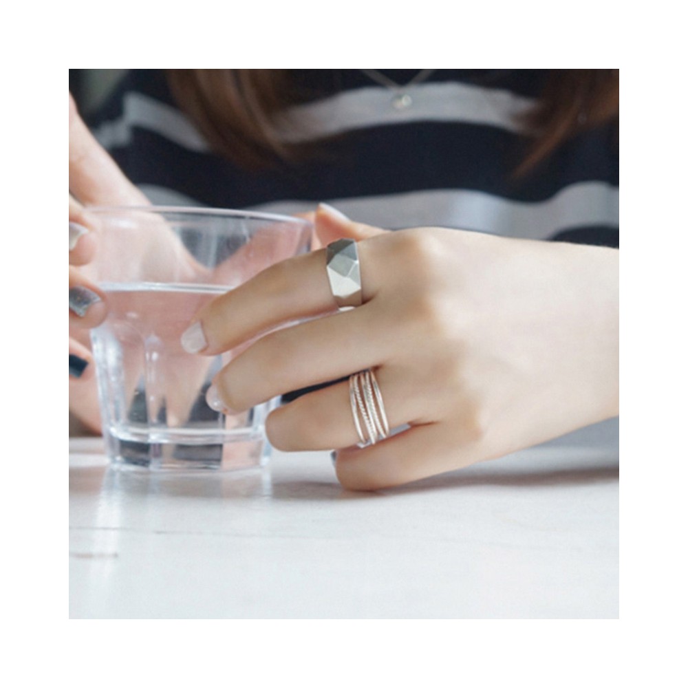 Adjustable band ring with Diamonds in...