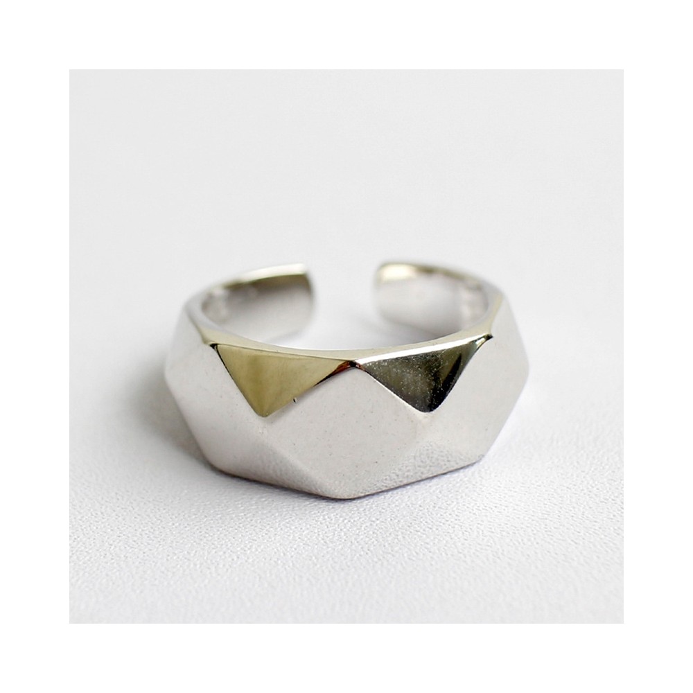 Adjustable band ring with Diamonds in...