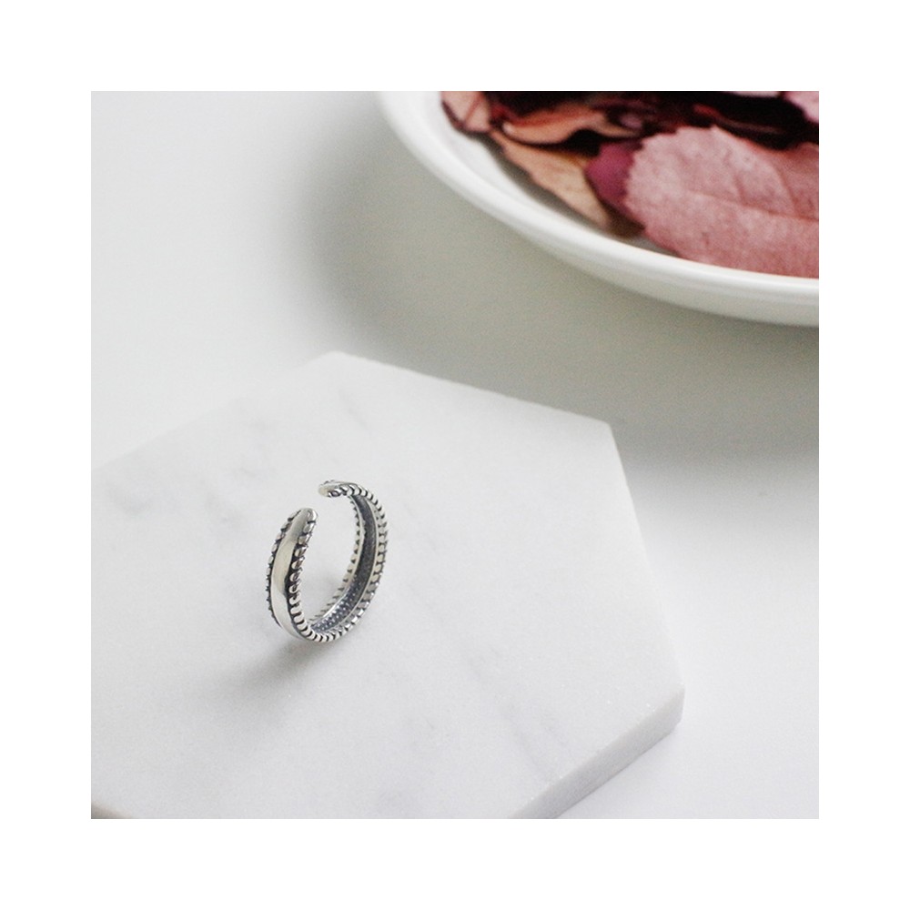 Adjustable band ring for pinky...