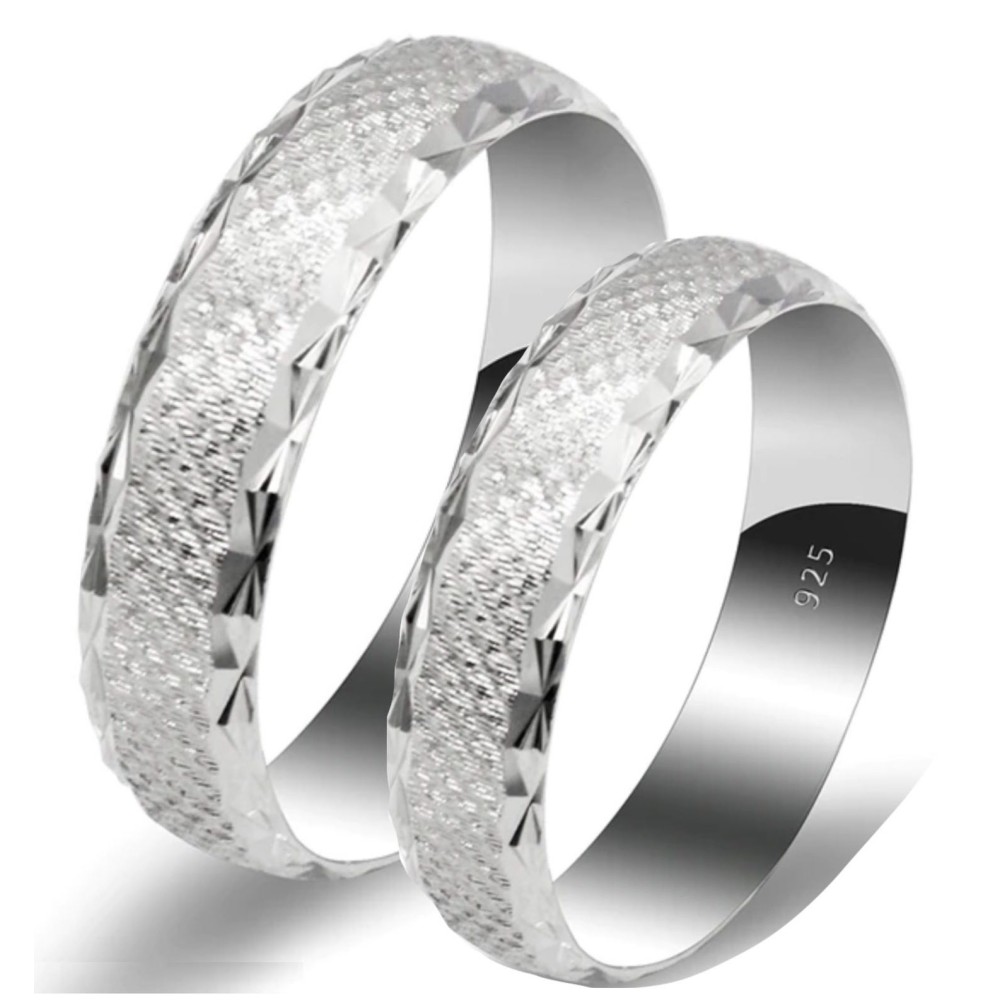 Engagement rings of 5 grams. Simple 4...